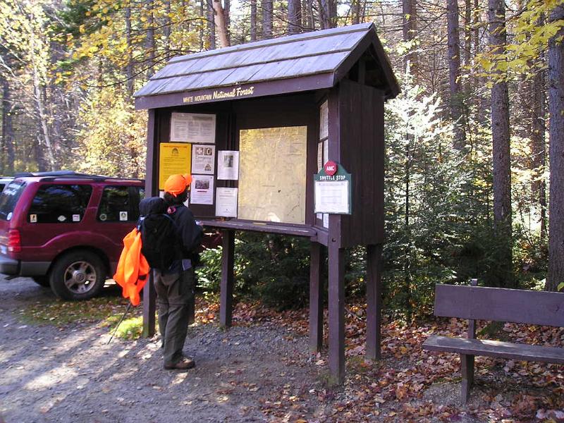 Zeacliff (3).JPG - We had a beautiful fall day for our hike to Zeacliff. It was such a nice weekend that we had a hard time finding parking when we got to the trailhead.